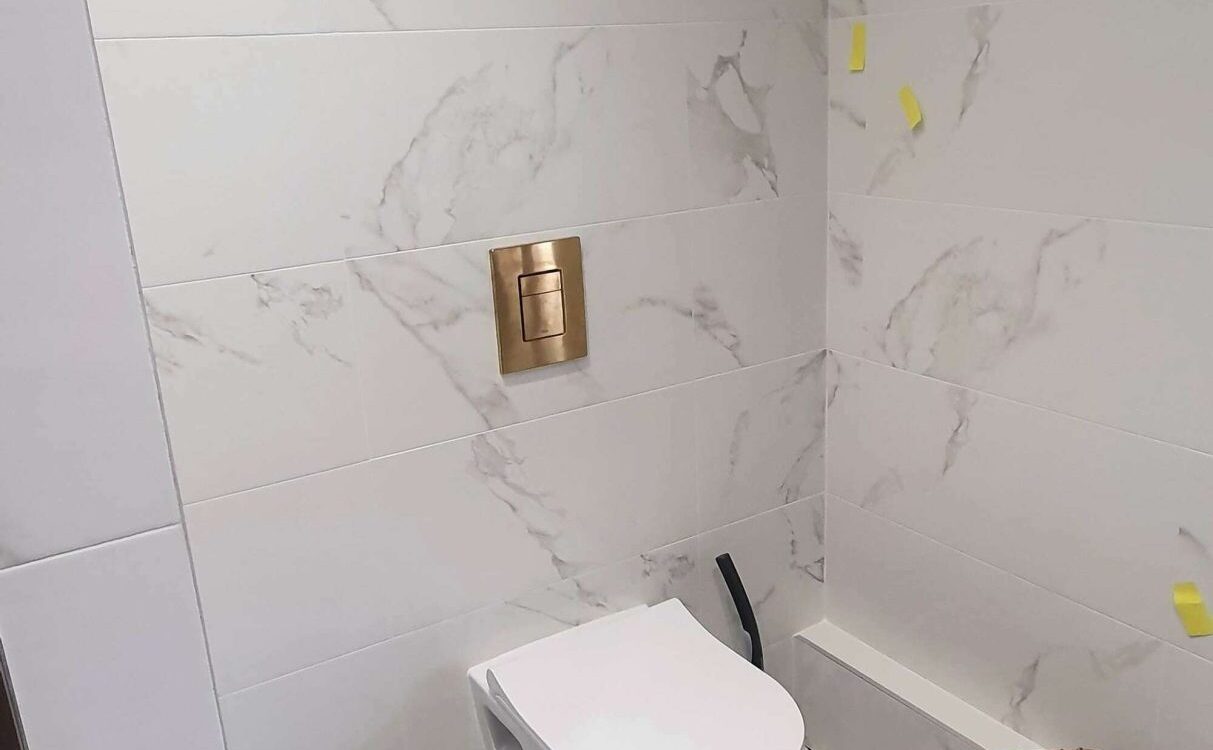 Installation de WC suspendu : les erreurs &agrave; &eacute;viter dans votre salle de bain Saverne